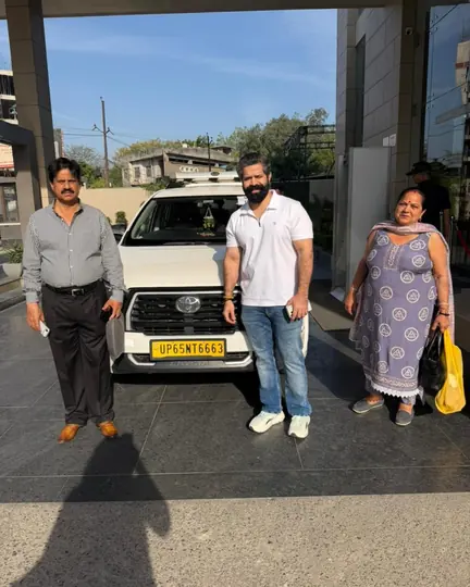 Happy travellers with our Innova Crysta