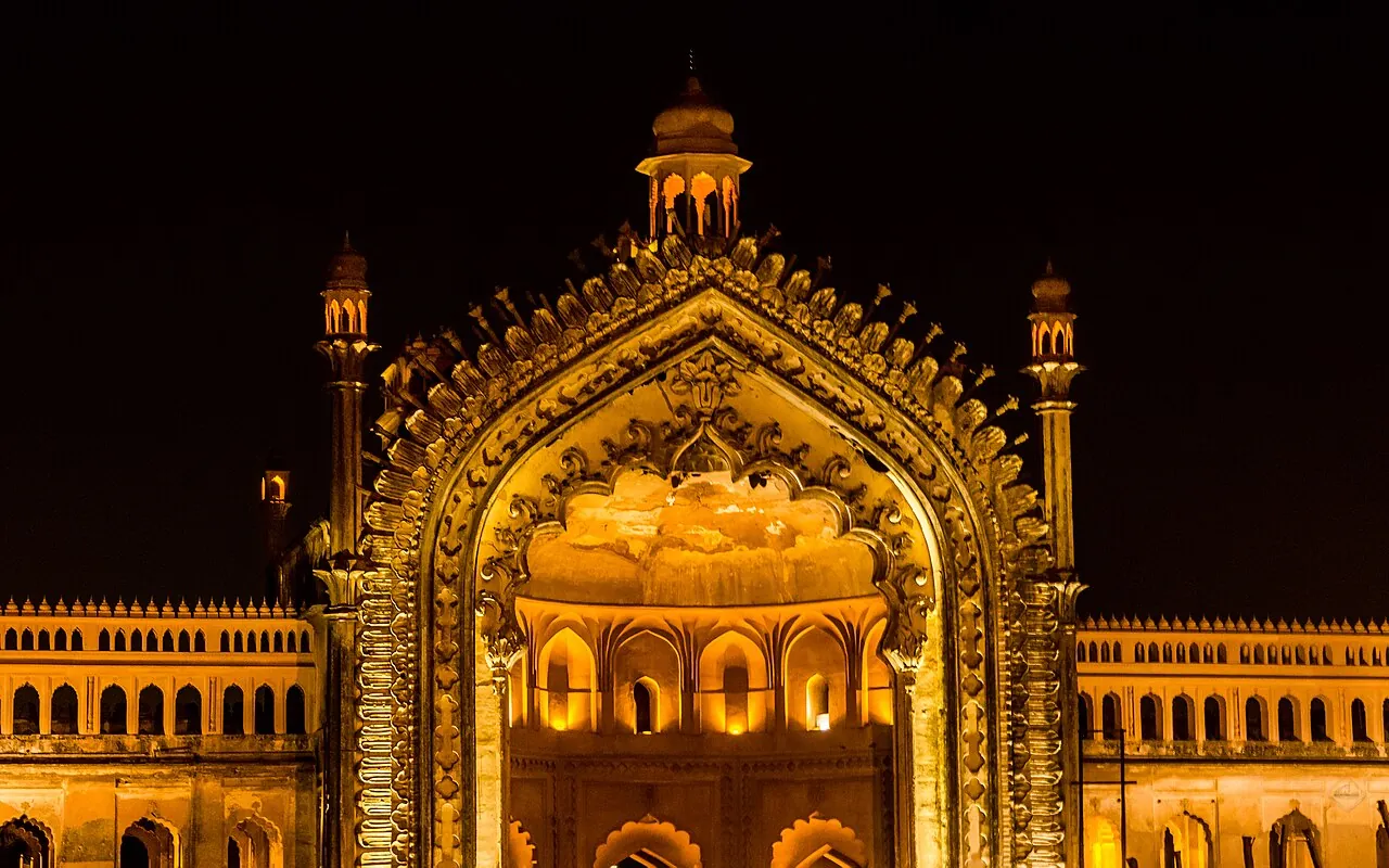 Varanasi to Lucknow taxi